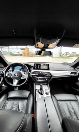 BMW Seria 5 cena 160000 przebieg: 185000, rok produkcji 2018 z Mrągowo małe 29